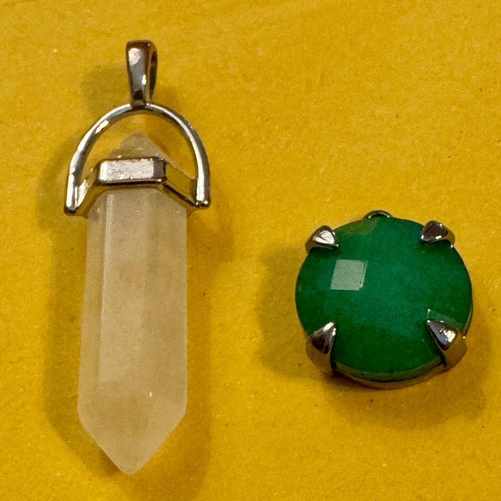 Pendants - 2 - silver tone (not 925) - white long crystal & round green. - Picture 2 of 7